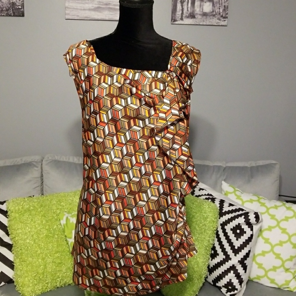 Geometric Print Sleeveless Blouse